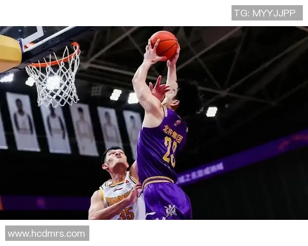 CBA激战上海队迎战同曦队谁能在这场较量中笑到最后